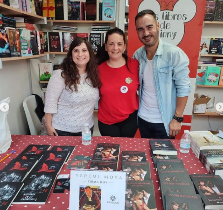 La escritora Nadia C.T. nos cuenta su experiencia firmando en la feria del libro de Murcia