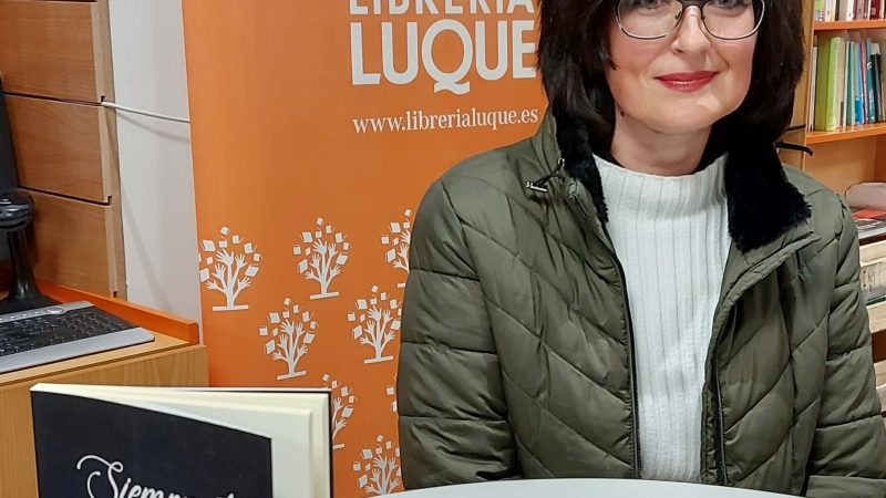 Charlamos con la fabulosa escritora, María del Carmen Marín Recio, sobre su obra «Siempre te amaré»